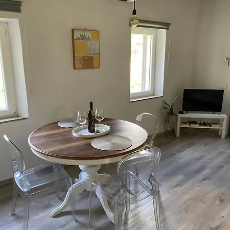 Casa Biscarello - Borgo E * Grotte di Castro